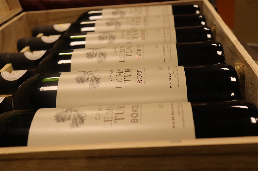 代理哪種牌子來開拓進口紅酒業(yè)務(wù)好