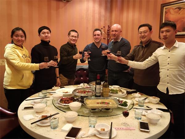 樂夢(mèng)酒莊生產(chǎn)商皮特先生前來(lái)高菲總部考察訪問